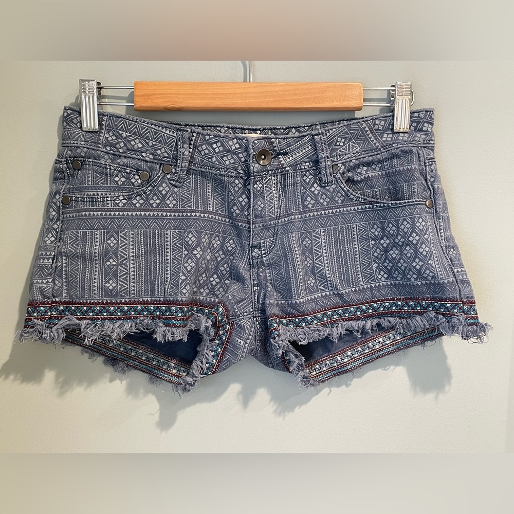 Roxy Womens Blue Tribal Print Embroidered Frayed Denim‎ Shorts- Size 26